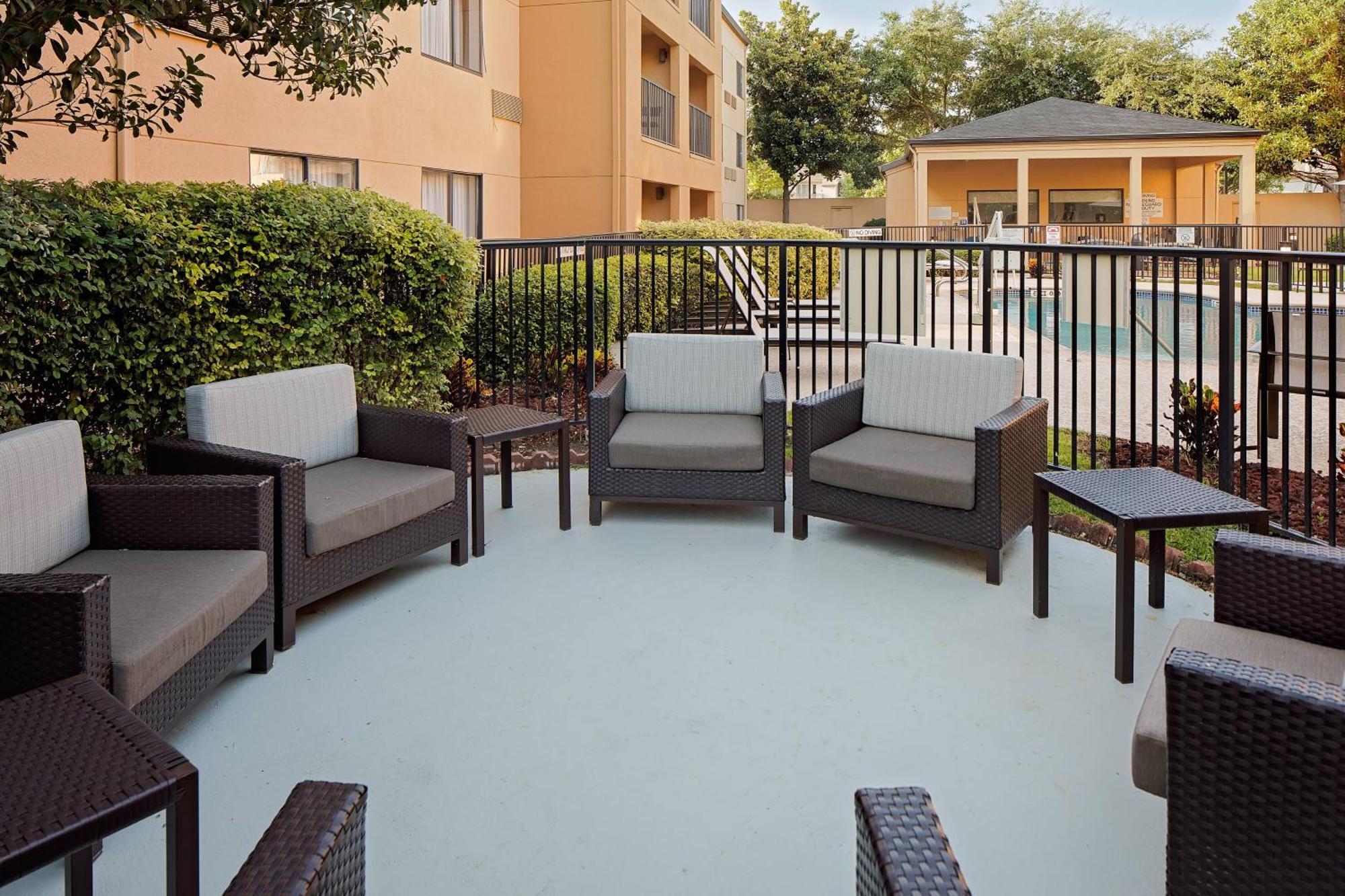 Courtyard Houston Westchase Hotell Exteriör bild