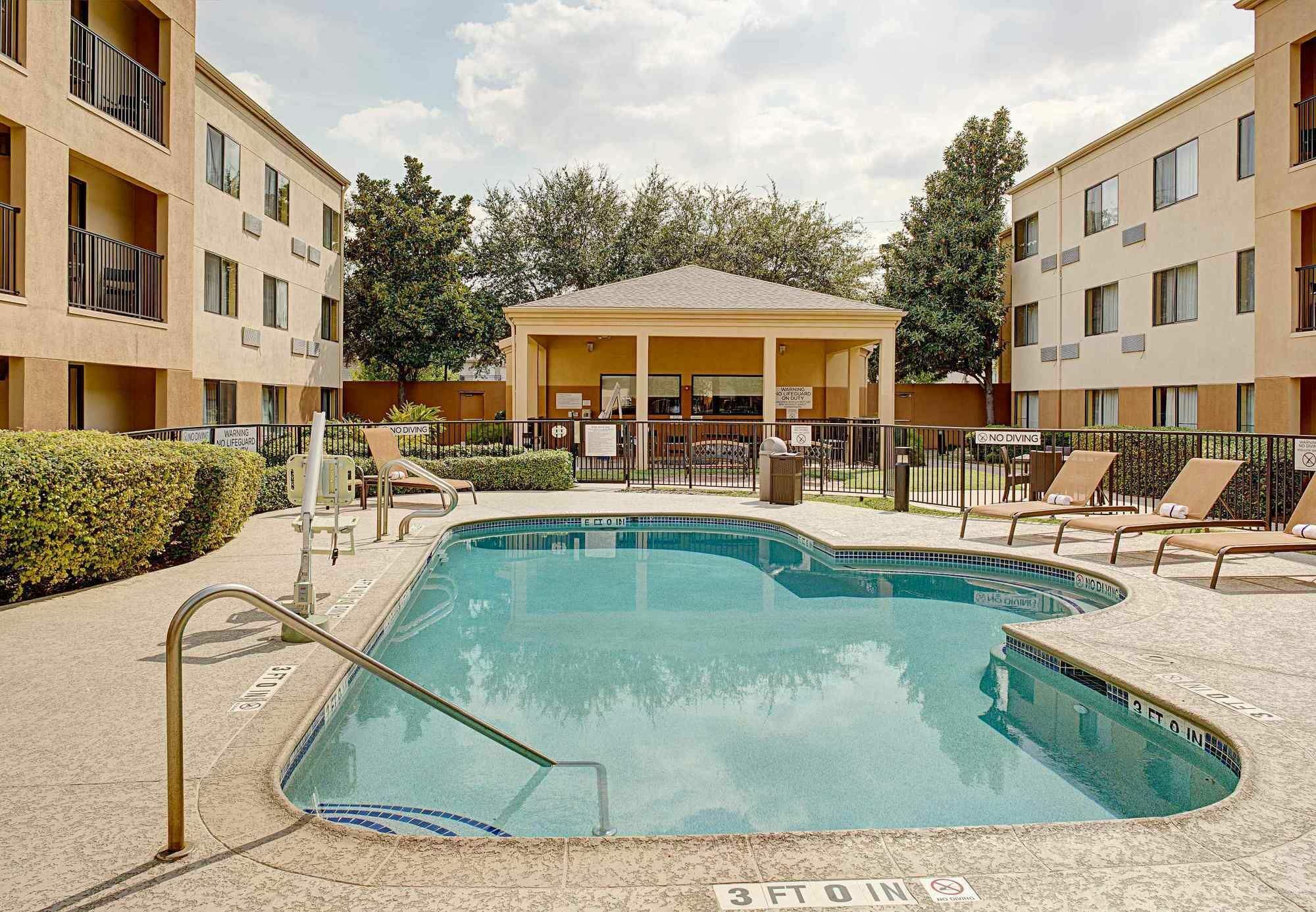 Courtyard Houston Westchase Hotell Exteriör bild